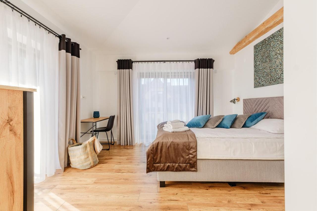 Rezydencja Ornak 5 - Stylowe Apartamenty Z Balkonami I Jacuzzi, 5 Min Pieszo Do Krupowek, Izby Podhalanskie Zakopane Kültér fotó