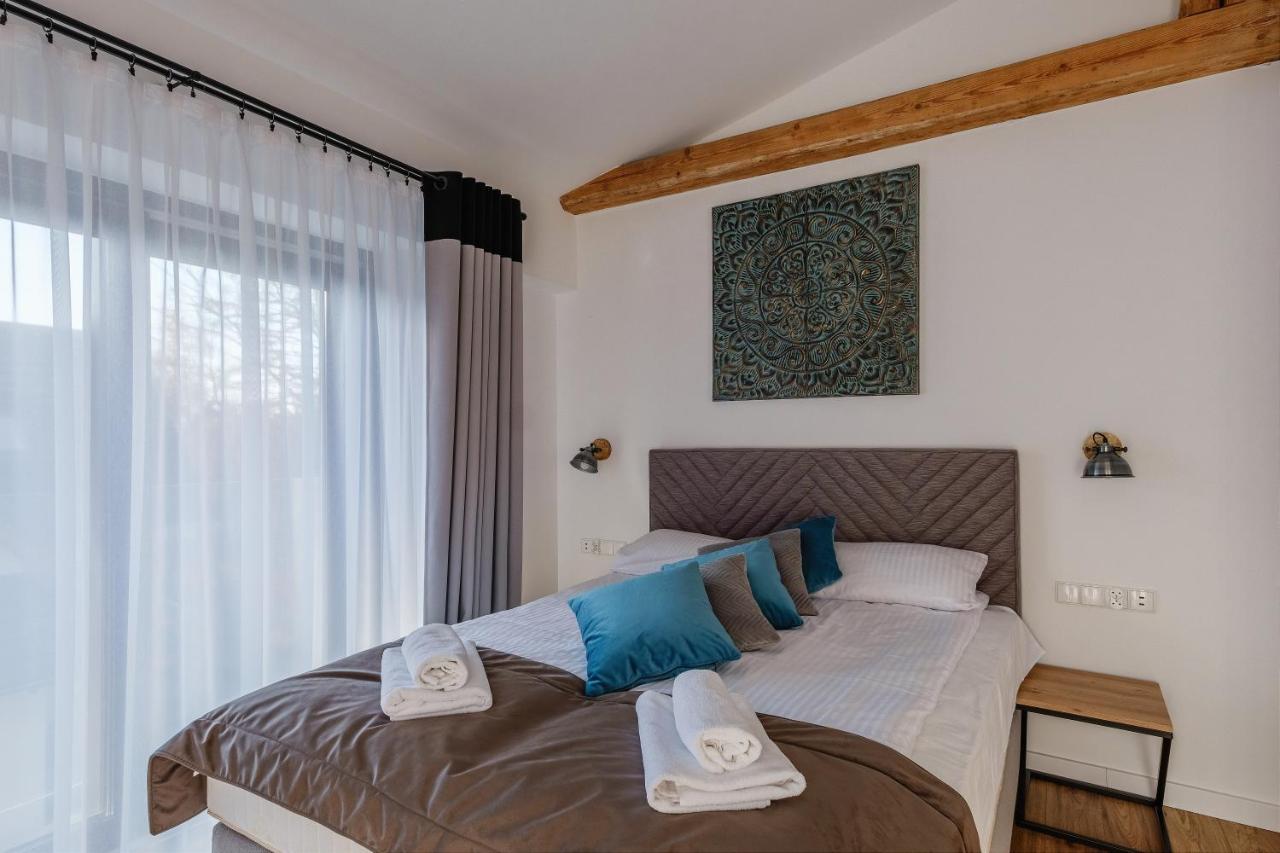 Rezydencja Ornak 5 - Stylowe Apartamenty Z Balkonami I Jacuzzi, 5 Min Pieszo Do Krupowek, Izby Podhalanskie Zakopane Kültér fotó